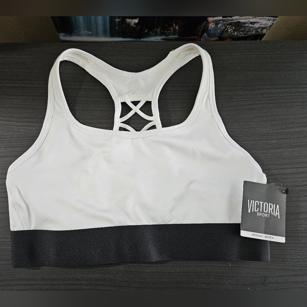 NWT Victoria Sport Sportsbra